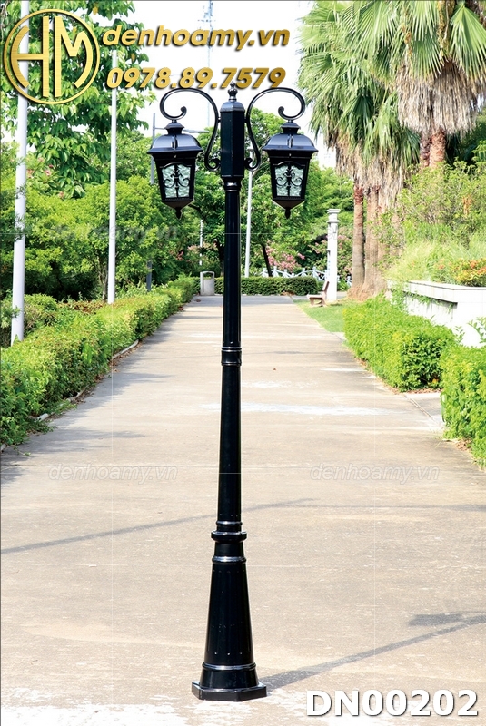 Cột đèn trang trí sân vườn phong cách Châu âu DN00202